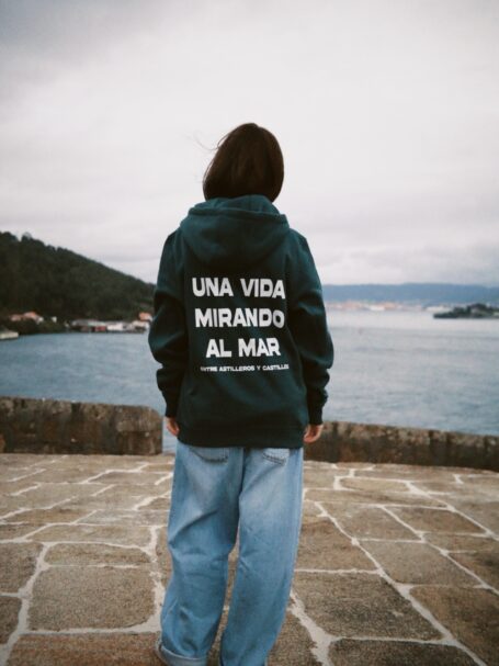 Hoodie Mirando al Mar - Verde Botella